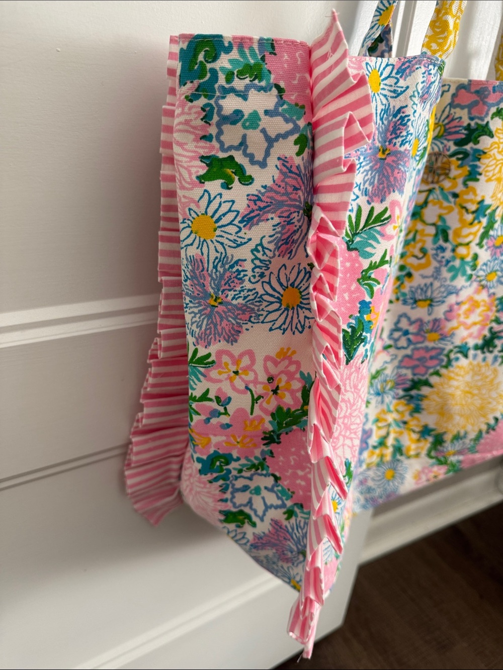 NWT Lilly Pulitzer Floral Ruffle Tote - Pink, Yellow & Green - Picture 5 of 9
